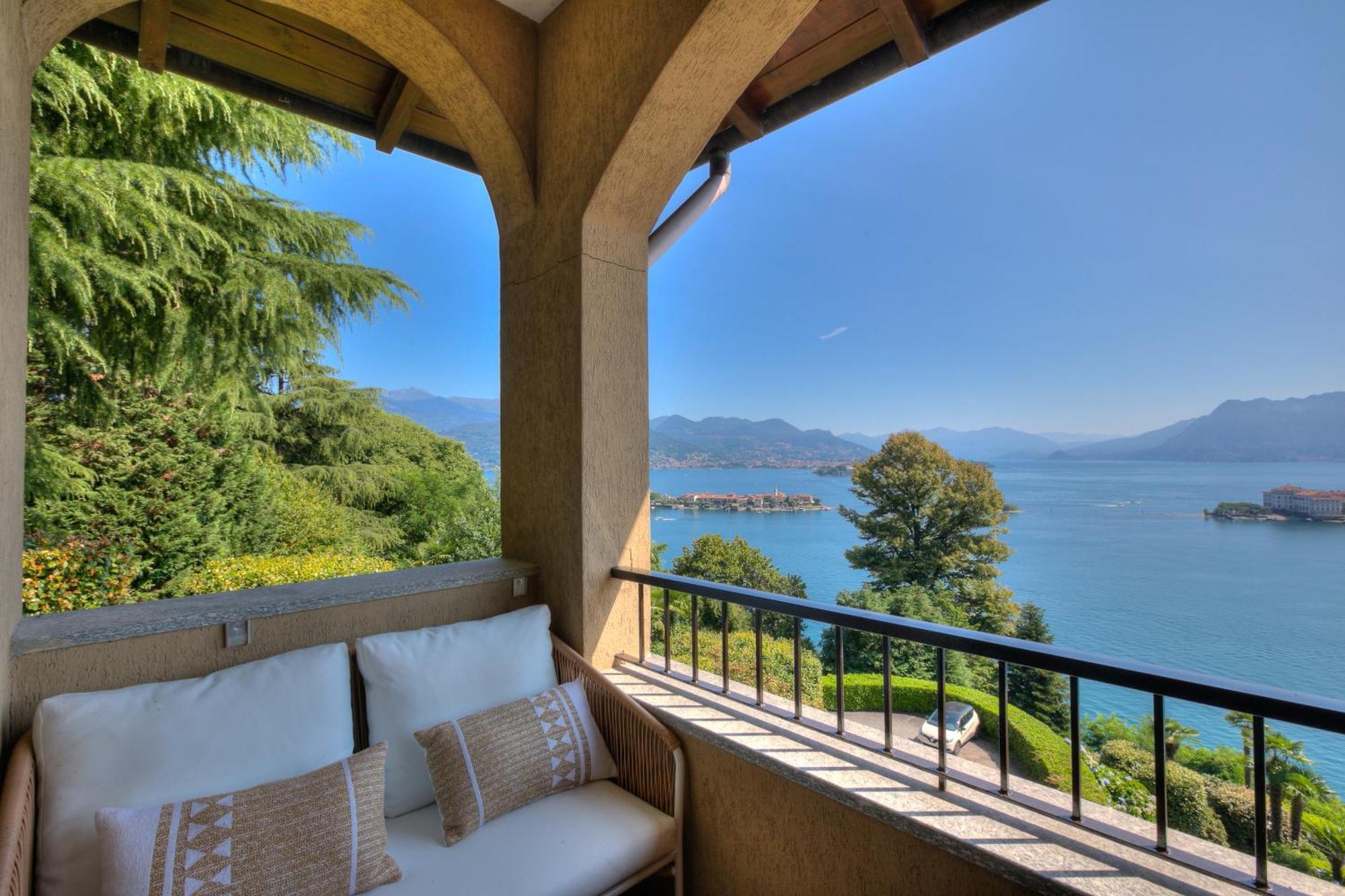 Pandora Lake View Stresa - Happy Rentals Eksteriør billede