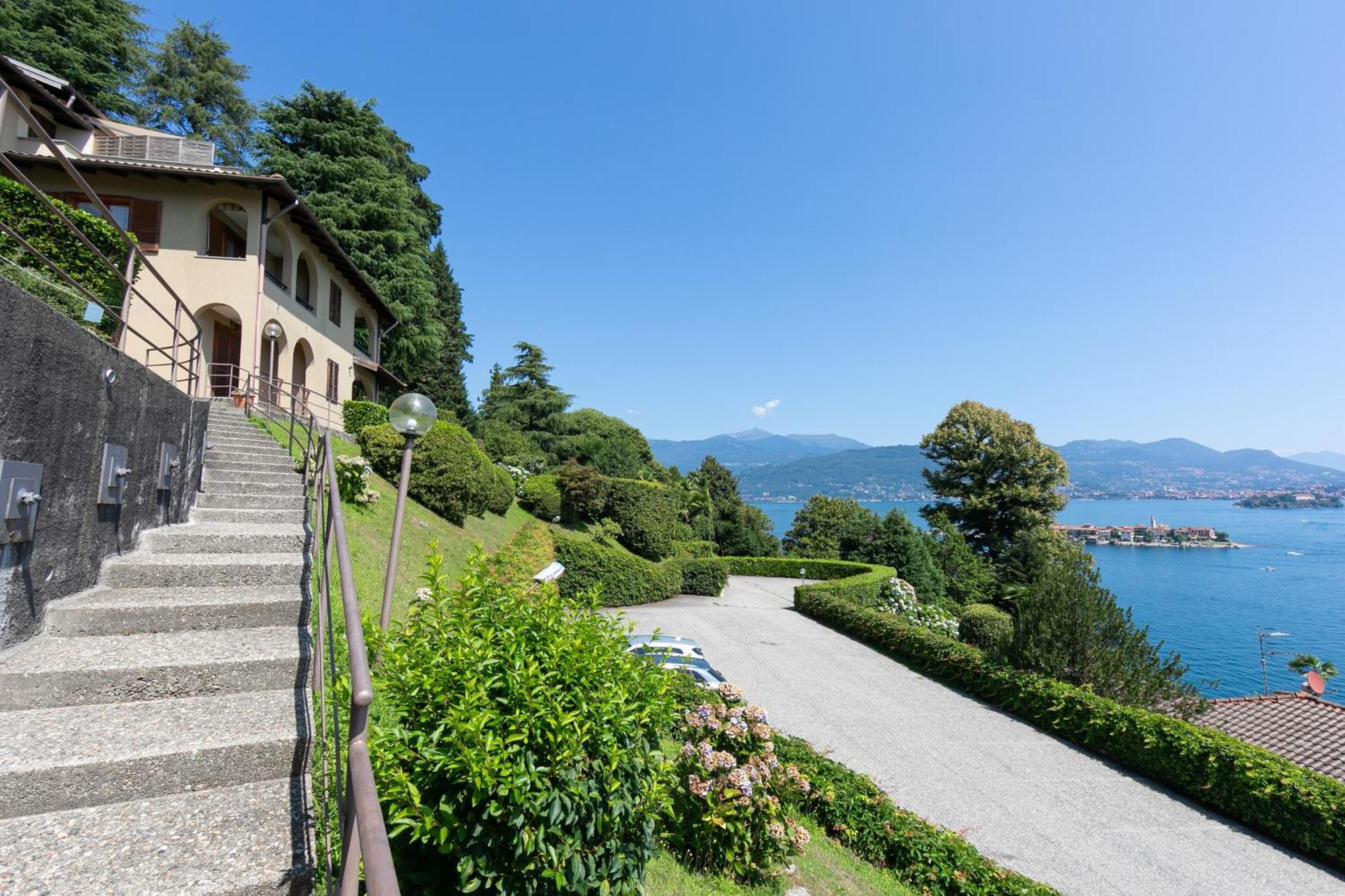 Pandora Lake View Stresa - Happy Rentals Eksteriør billede